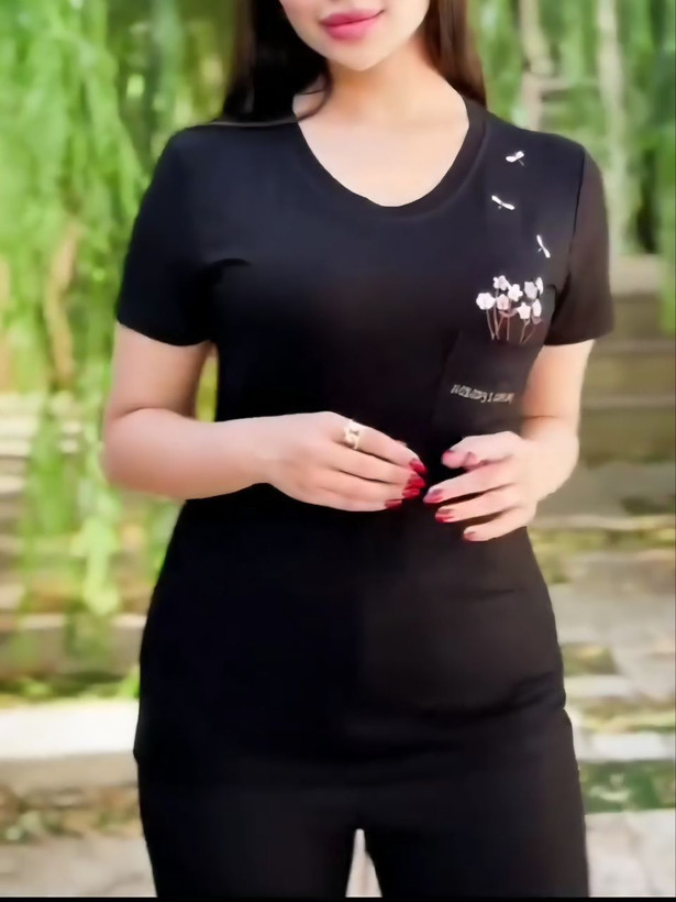 تیشرت زنانه ویسکوز گرم بالا مشکی گلدوزی گل و سنجاقک مناسب 38 تا 44